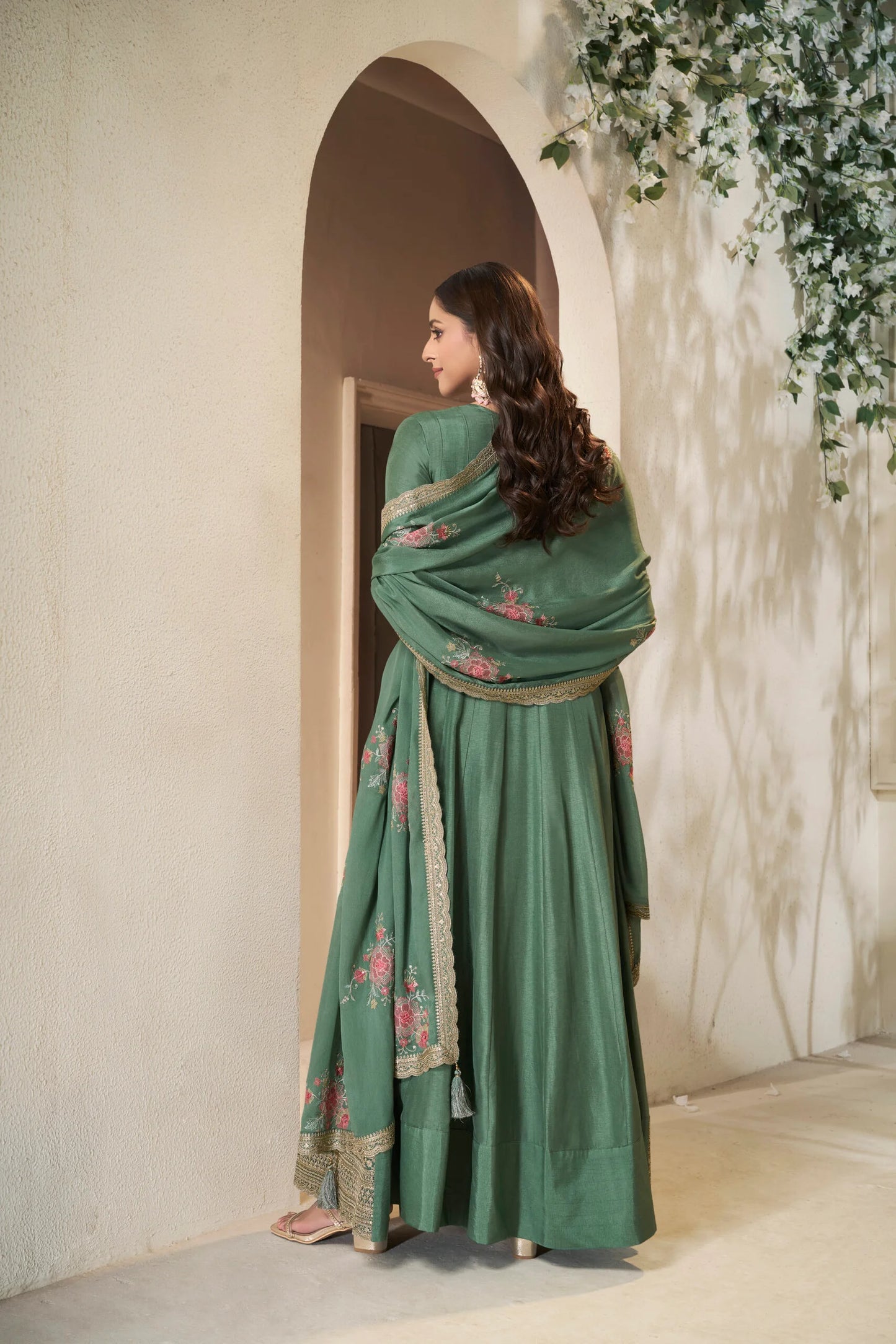 sukartaa dola embroidered gown with dupatta – heavy zari work | green