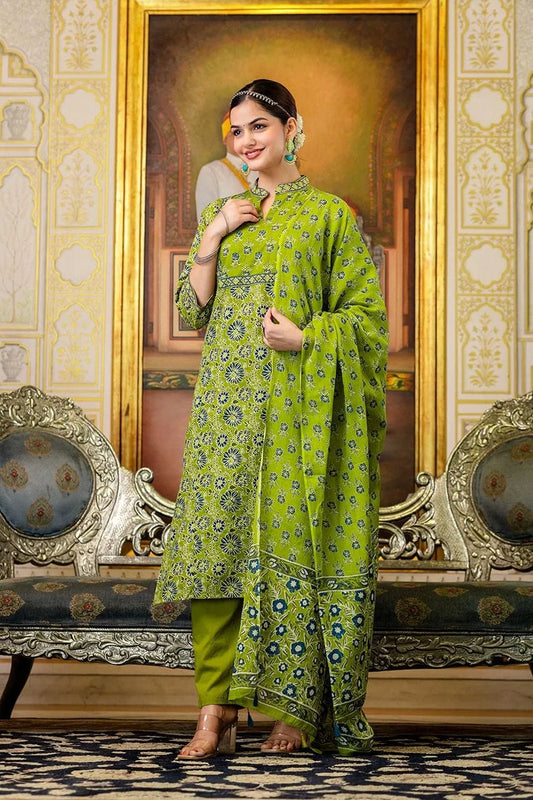 Green Comfortable Premium cotton Exquisite Adda Work-sukartaa