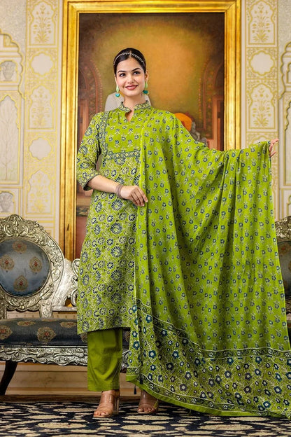 Green Comfortable Premium cotton Exquisite Adda Work-sukartaa